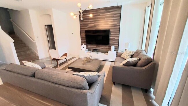 Building Photo - 3810 Oakville Ave