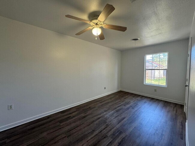 Building Photo - Spacious, remodeled 4 Bed, 2 Bath Home in Lubbock, TX