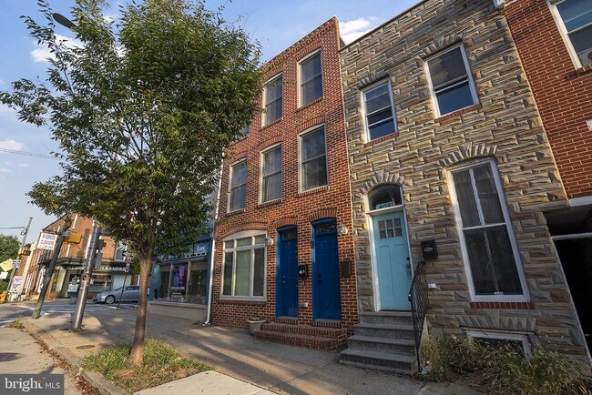 Building Photo - 402 E Fort Ave