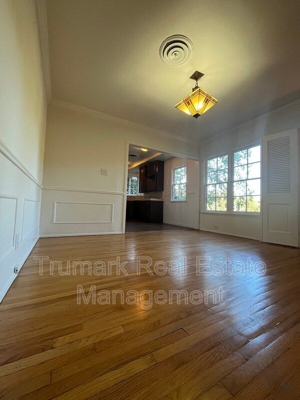 Building Photo - 3204 Vickers Dr