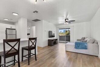 Building Photo - 302 E Monte Vista Rd