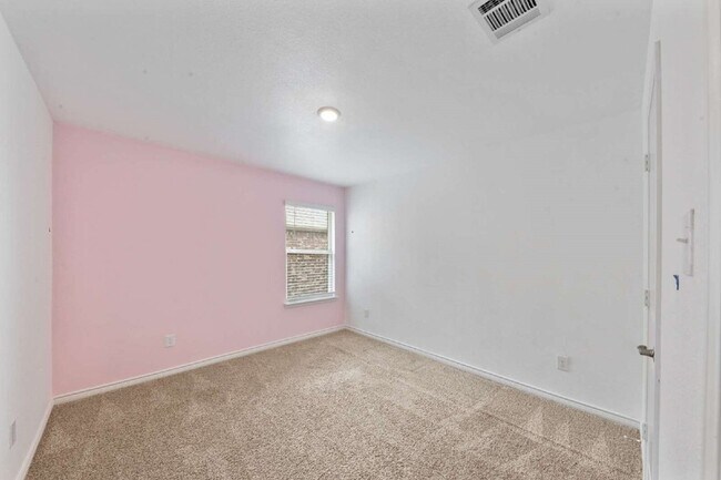 Building Photo - 503 Willow View Way