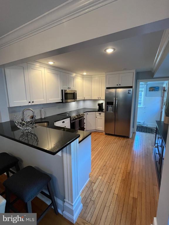 Building Photo - 143 N State St