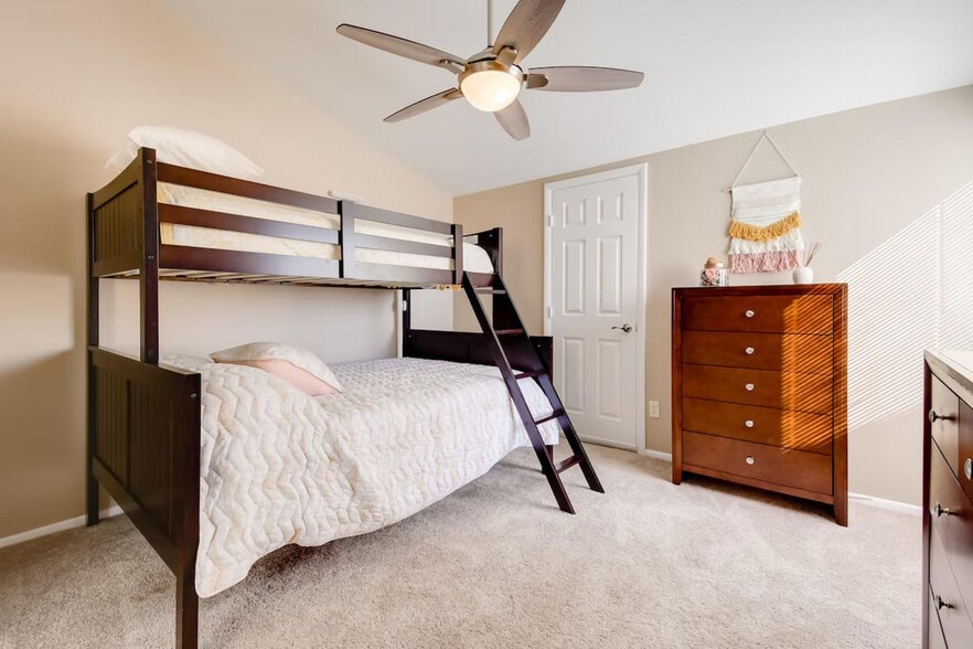 Building Photo - 16233 E Rosetta Dr