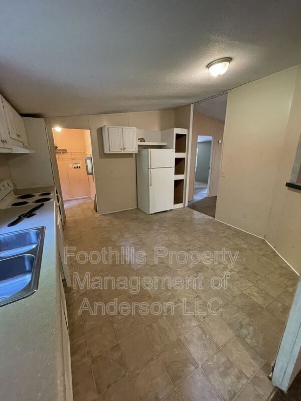 Building Photo - 236 Forest Ln