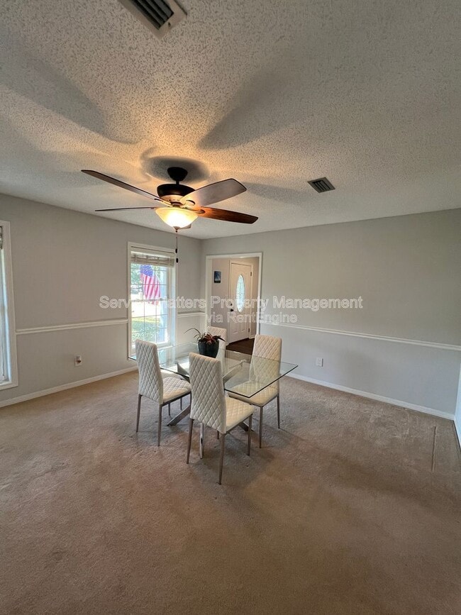 Building Photo - 6004 Players Pl