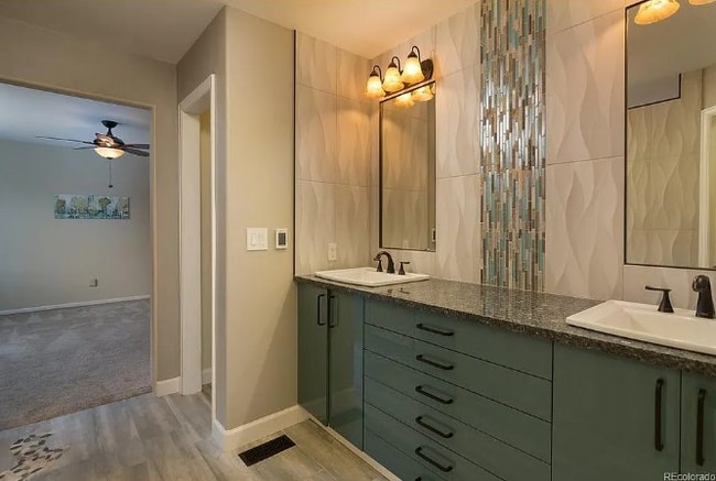 Building Photo - 249 Chelsea St