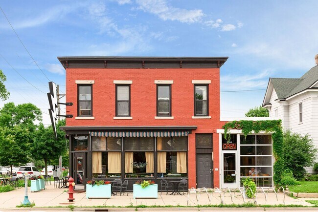 Building Photo - 518-520 West 31st St