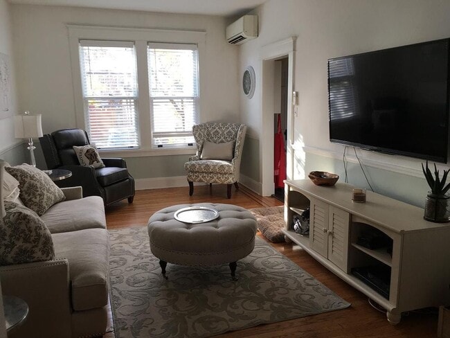 Building Photo - Remington 5BR Rowhome Available 6/1 | Steps to JHU | Finished Basement Bed/Bath | 2,300 Sq Ft