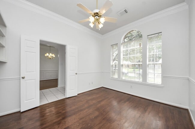 Building Photo - 6406 Castle Ln Dr