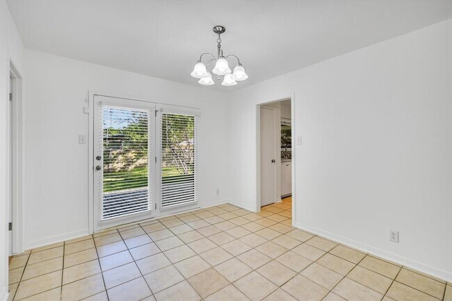 Building Photo - 11803 Broad Oaks Dr