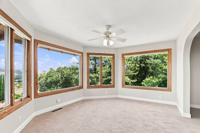 Building Photo - Million Dollar Views! Available Now!
