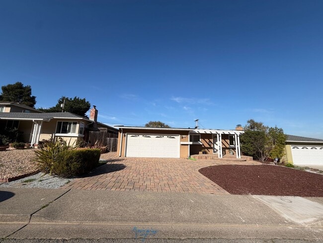 Building Photo - Charming Single-Family Home in the Heart of Millbrae Meadows