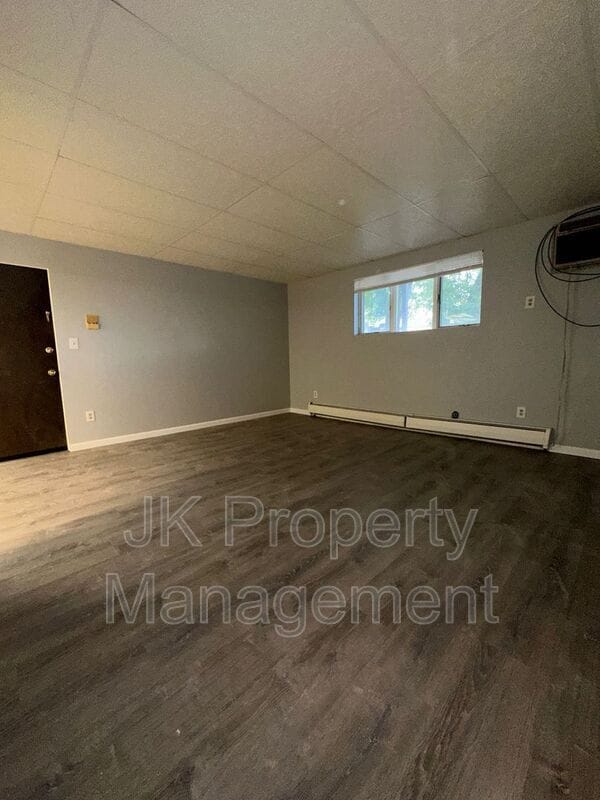 Building Photo - 1122 1st Ave SW