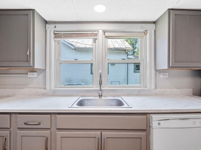 Building Photo - 2BR/1BA House for Rent in Norwich Neighborhood