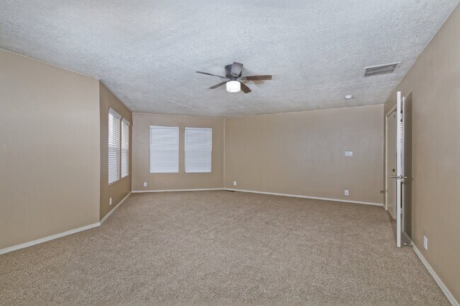 Building Photo - I-40 freeway access nearby. Couple blocks ...