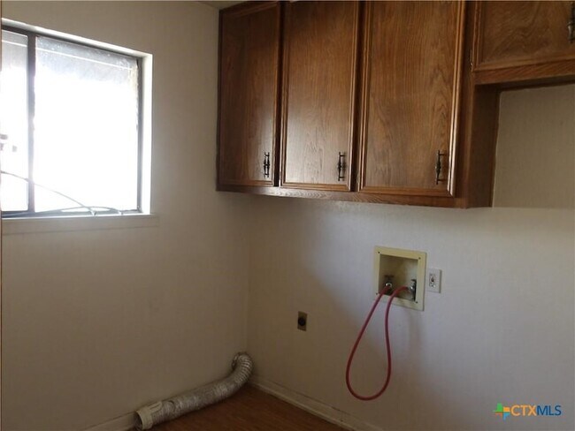 Building Photo - 107 Suzanne Ln