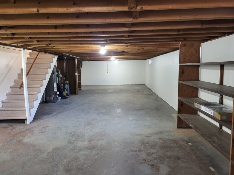 Building Photo - 1150 Cardinal Ln