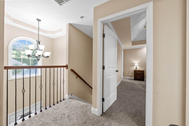 Building Photo - 667 Fox Hound Dr