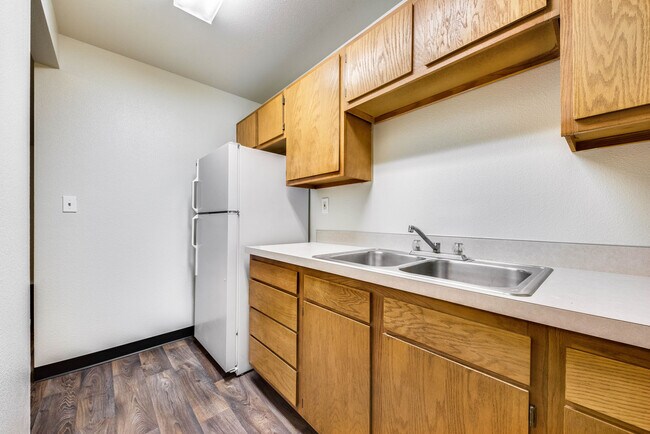 Building Photo - 2203 W Kootenai St
