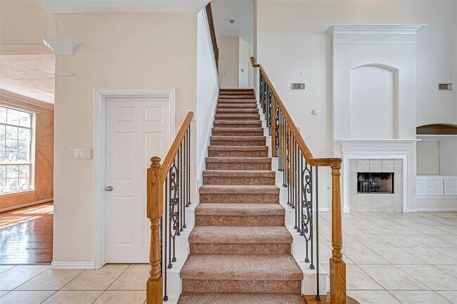 Building Photo - 7510 Shadow Terrace Ln