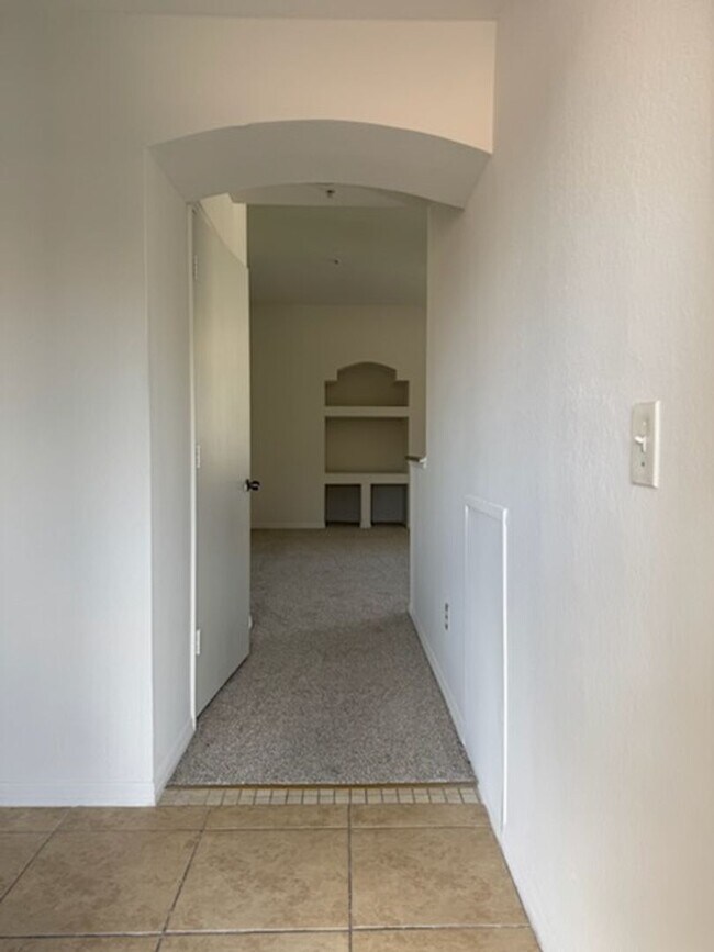 Building Photo - 7330 Westpointe Blvd