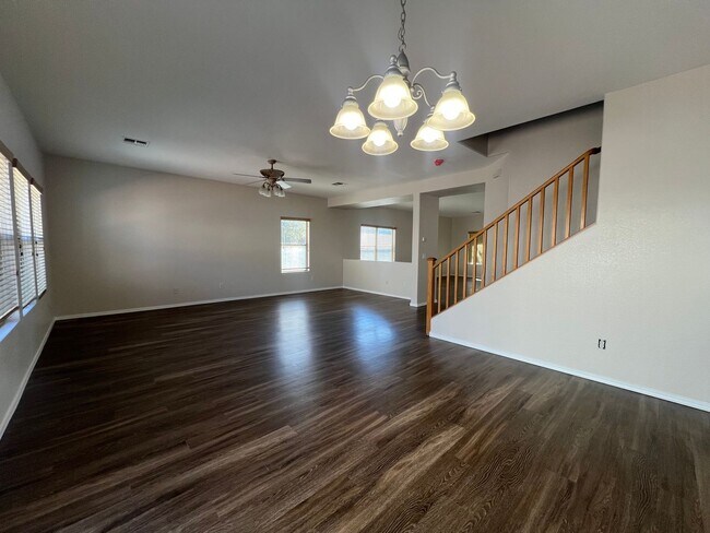 Building Photo - Highly desirable Spectrum community