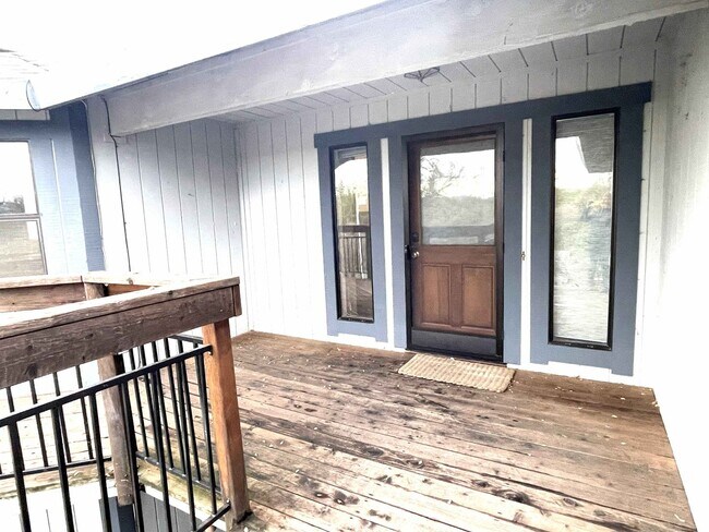 Building Photo - 3 bedroom 3 bath plus a large room downstairs in Lake Wildwood, Penn Valley, CA