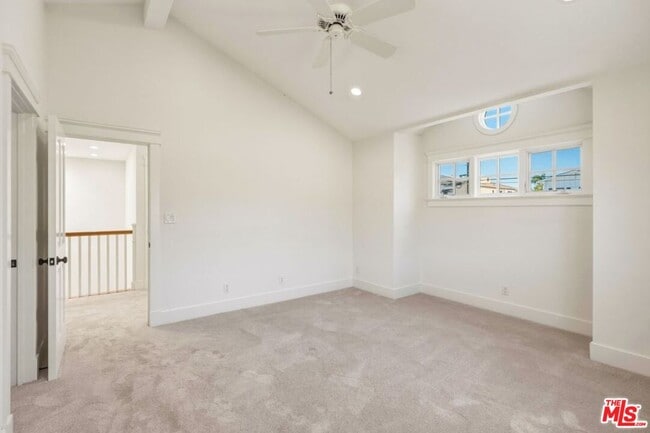 Building Photo - 1633 Voorhees Ave