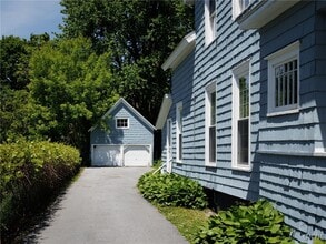 Building Photo - 427 East Ave