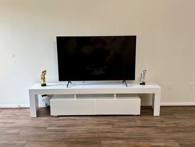 Building Photo - 142 E Spindle Tree Cir