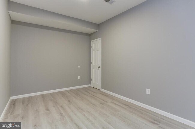 Building Photo - 400 N Highland Ave