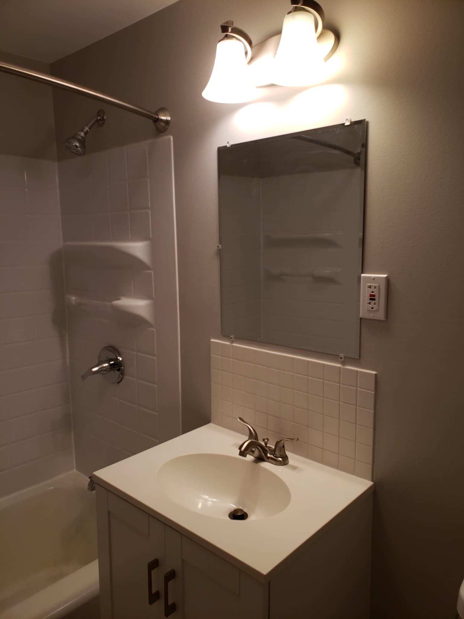 Building Photo - 509 E 27th Ave