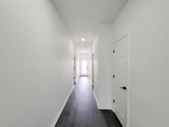 Building Photo - 2731 Rd 5724