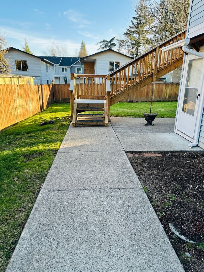 Building Photo - Beautifully Remodeled Downtown Camas Home