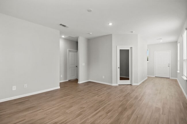 Building Photo - 5507 Broad Spruce St