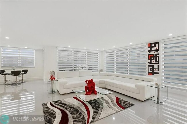 Building Photo - 2751 S Ocean Dr