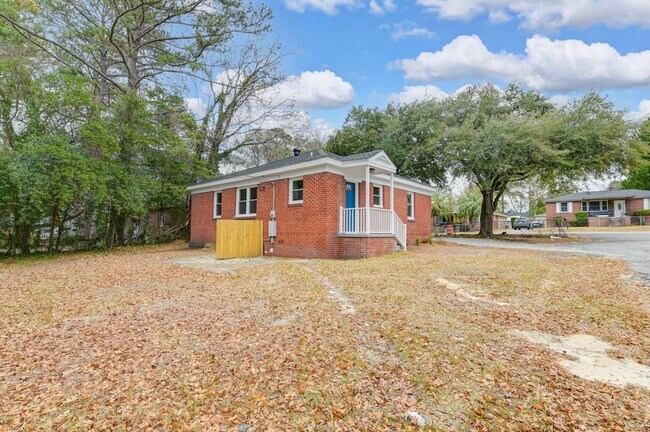 Building Photo - Fully Renovated 3-Bedroom Corner-Lot Gem Near Downtown Columbia & USC!