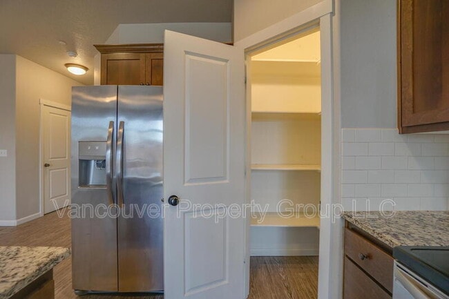 Building Photo - 5809 NE 71st Ave