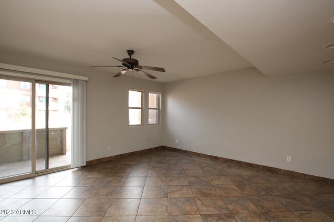 Building Photo - 604 E Weber Dr