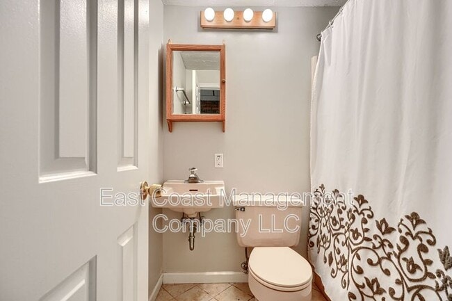 Building Photo - 12 Perryfalls Pl