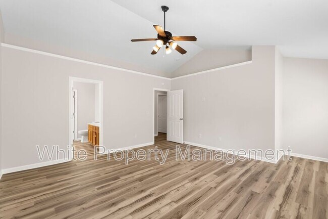 Building Photo - 12427 Oakton Hunt Dr