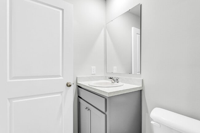 Building Photo - Beautiful Townhome at the Pines of New Hampstead