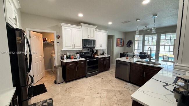 Building Photo - 1813 Vista River Dr