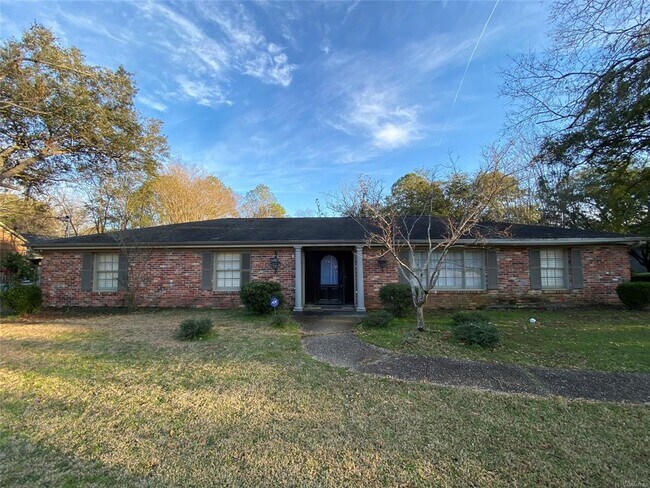Building Photo - 2439 Hermitage Dr