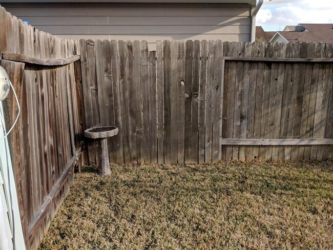 Building Photo - 21111 Sweet River Ln