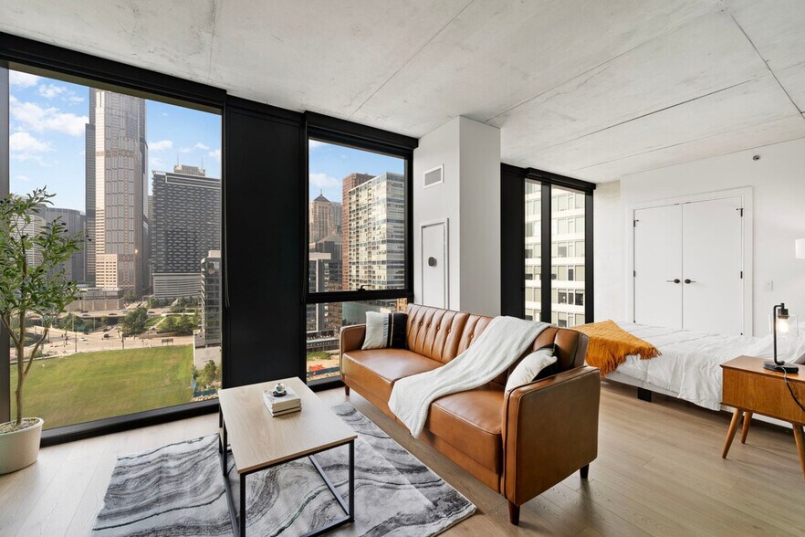 Building Photo - 234 W Polk St