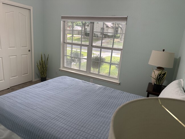 Building Photo - 1604 Canyon Oak
