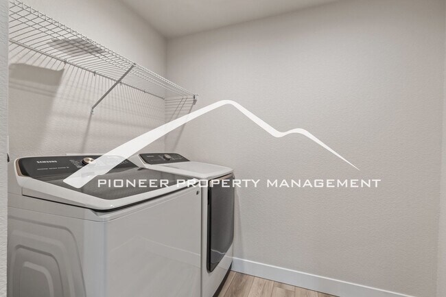 Building Photo - Breathtaking Pikes Peak Views in Desirable Wolf Ranch - 4 bedroom, 3 Full Bath, Office and Loft, ...