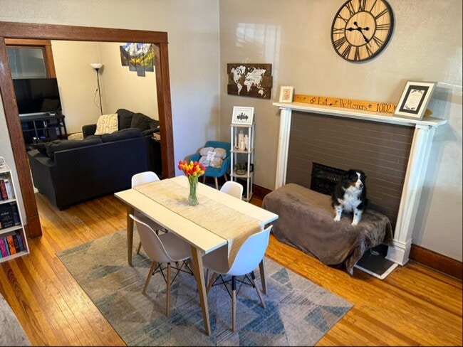 Building Photo - 371 S Franklin St